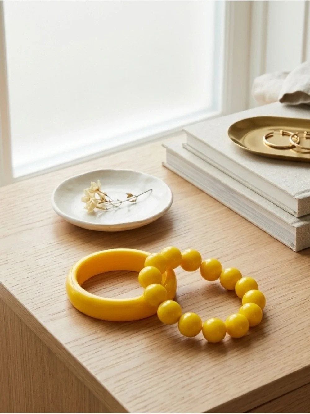 Yellow Resin Bangle and Beaded Stretch Bracelet Set Fashion Jewelry